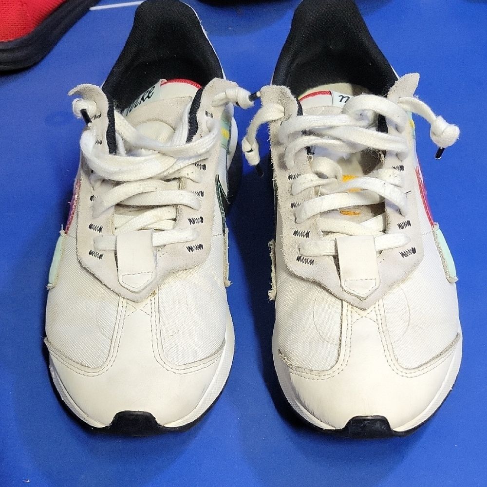Mens 11 Nike Air Max Pre Day White and Red Air Max with Mint Accents. Great. - Picture 2 of 6